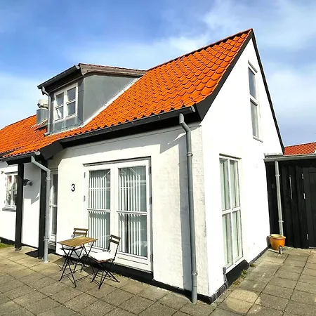 Byhus Centralt Pa Laeso Vestero Havn Exterior photo